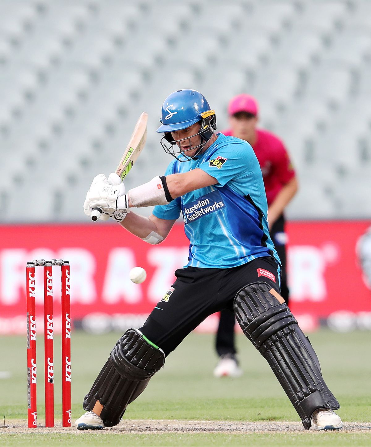 Ian Cockbain makes room to cut during his half-century, Adelaide Strikers vs Sydney Strikers, BBL 2021-22, Adelaide, January 17, 2022