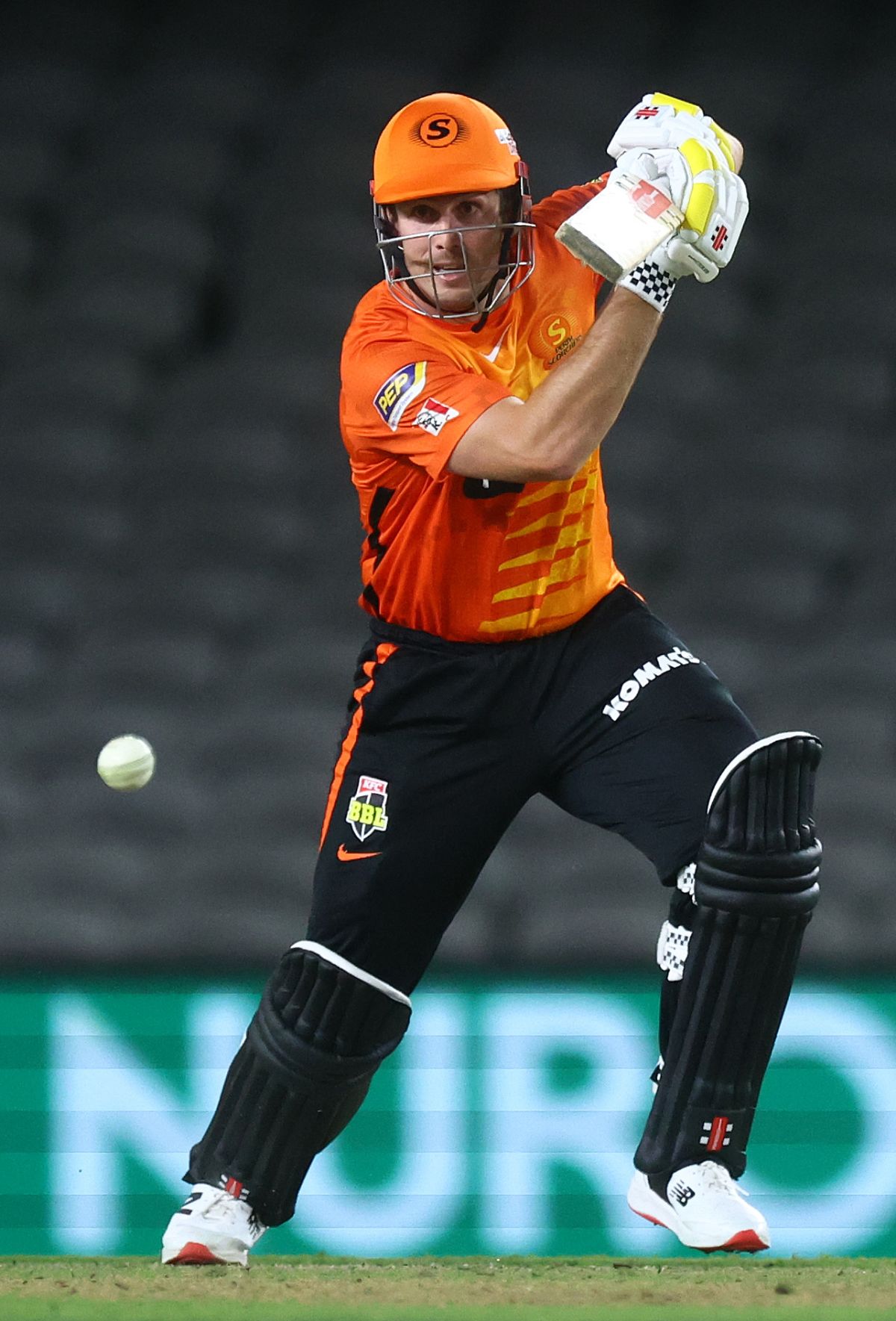 Mitchell Marsh cracks one towards the cover during his 34-ball 59, Brisbane Heat vs Perth Scorchers, BBL 2021-22, Melbourne, January 17, 2022