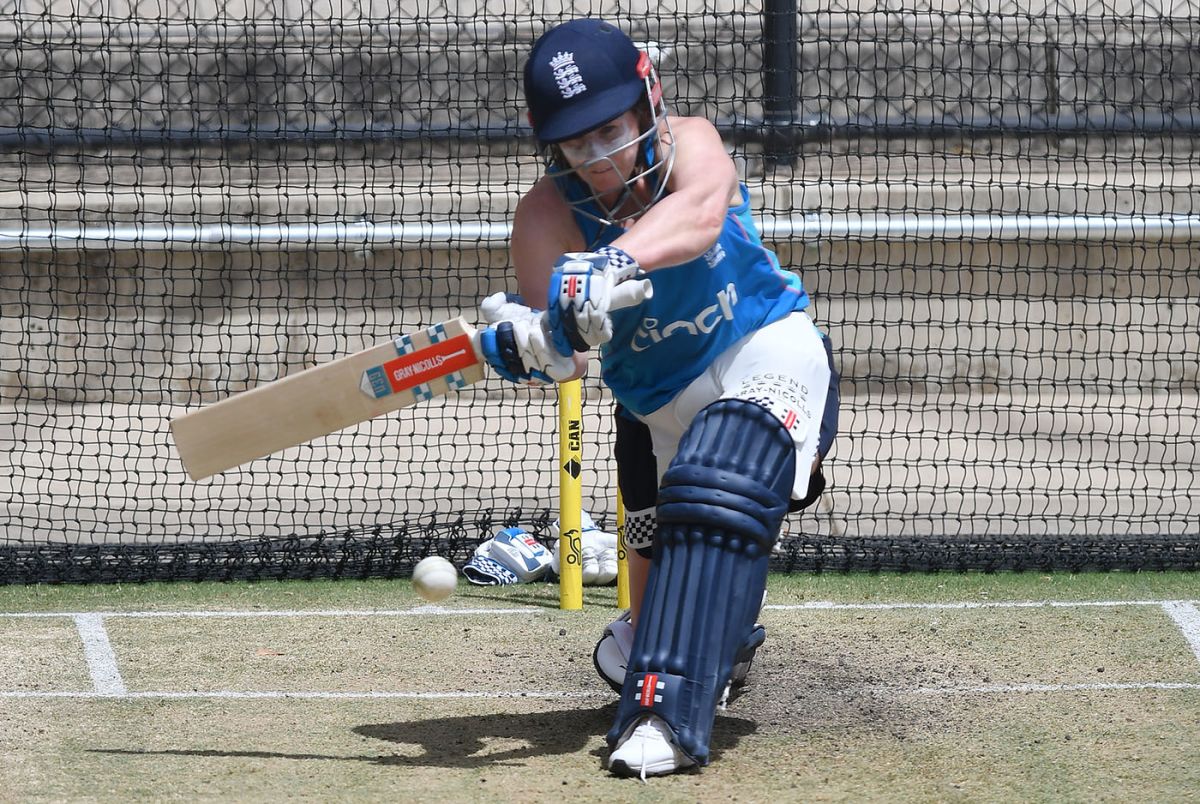 Tammy Beaumont gets down to sweep, England training, Adelaide, Women's Ashes, January 18, 2022