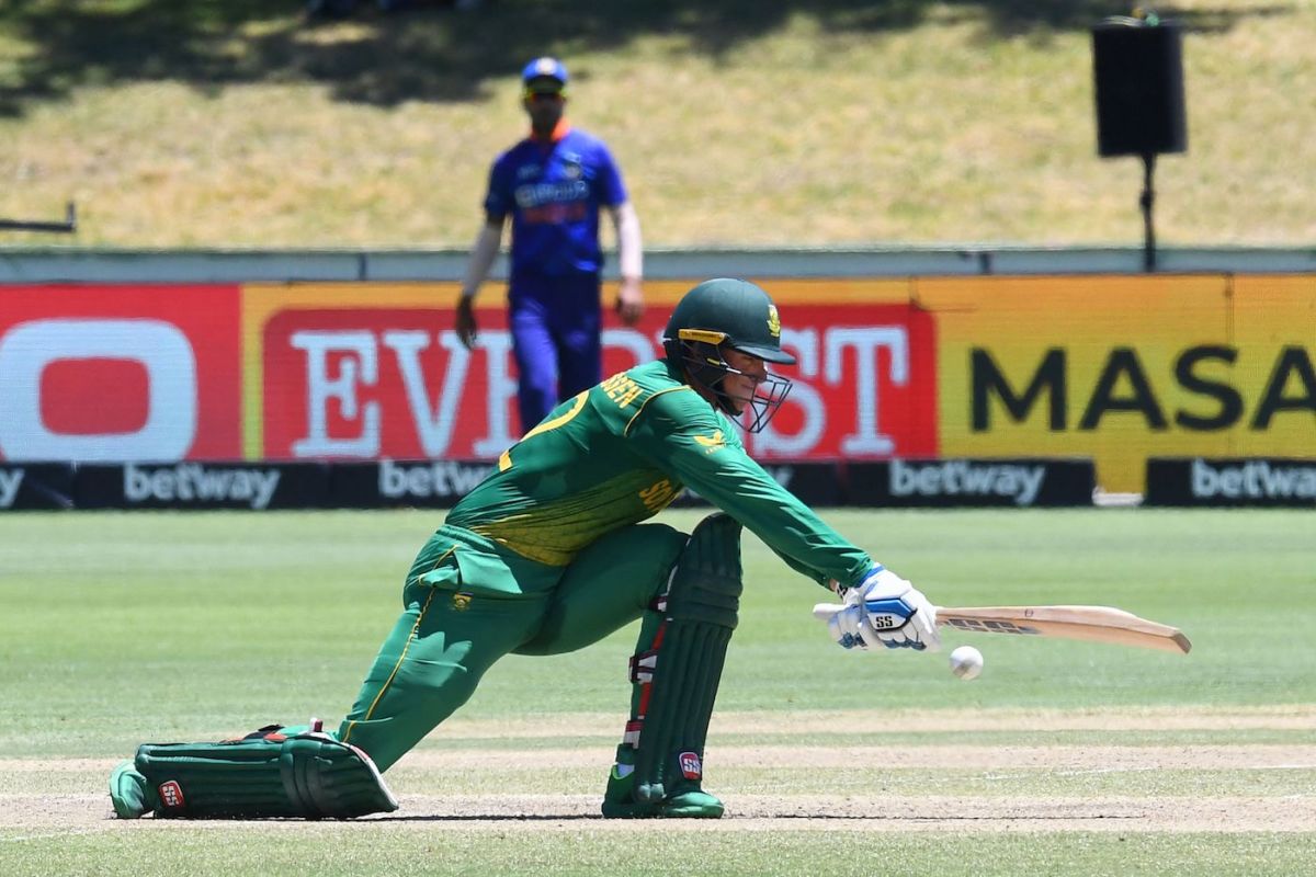 Rassie Van Der Dussen Carves The Ball Into The Leg Side 