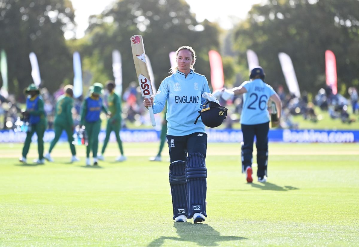 Danni Wyatt Scored 129 After Surviving Five Dropped Catches ...