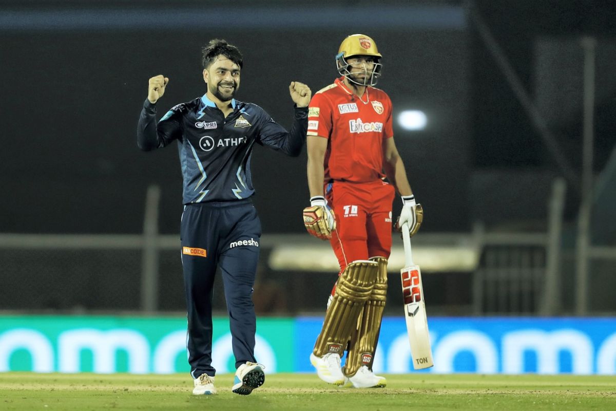 Gujarat Titans mob Rahul Tewatia after his grand-stand finish ...