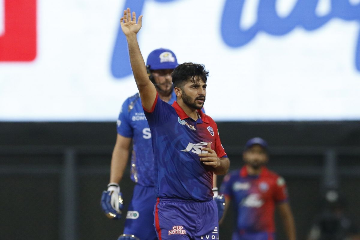 Tim David feathered an edge off Shardul Thakur but Capitals didn't spot that and failed to use the review, Mumbai Indians vs Delhi Capitals, IPL 2022, Wankhede Stadium, Mumbai, May 21, 2022