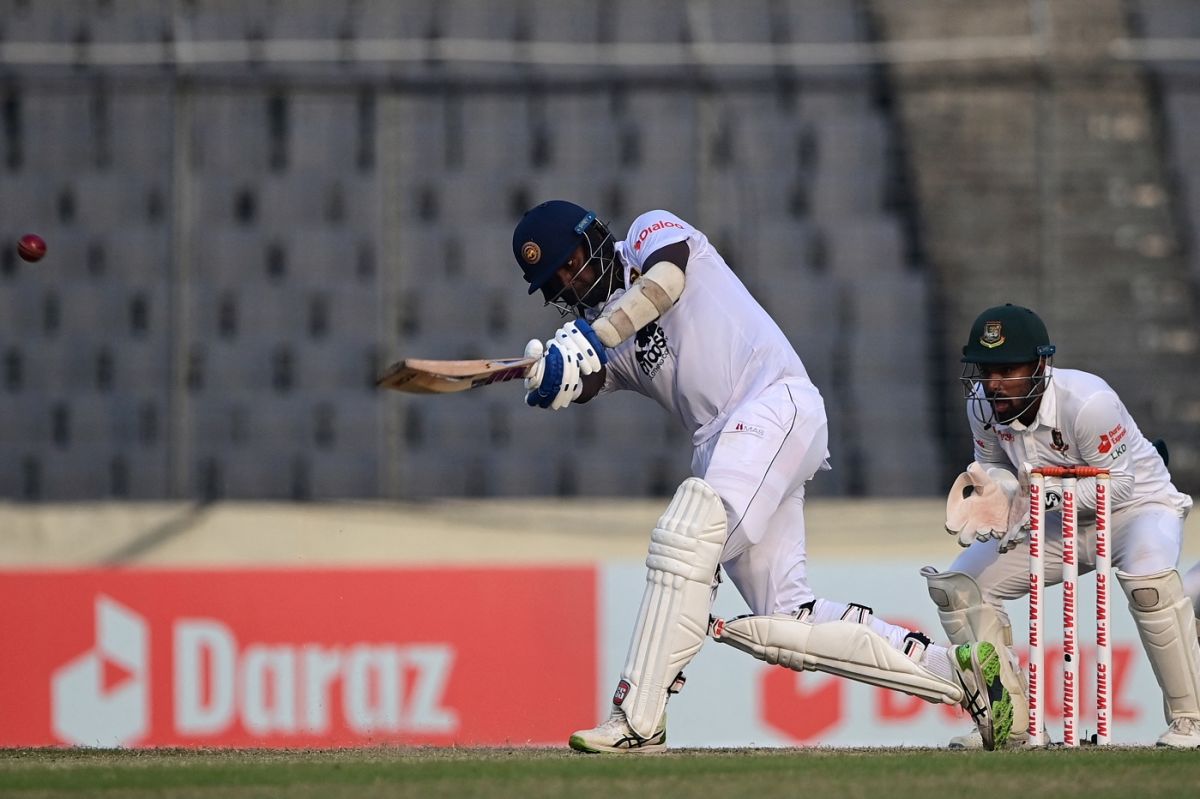Angelo Mathews sends one down the ground, Bangladesh vs Sri Lanka, 2nd Test, Mirpur, Day 3, May 25, 2022