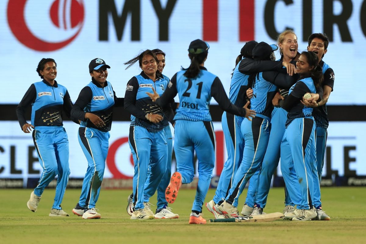 The Supernovas players celebrate their victory, Supernovas vs Velocity, final, Women's T20 Challenge, Pune, May 28, 2022
