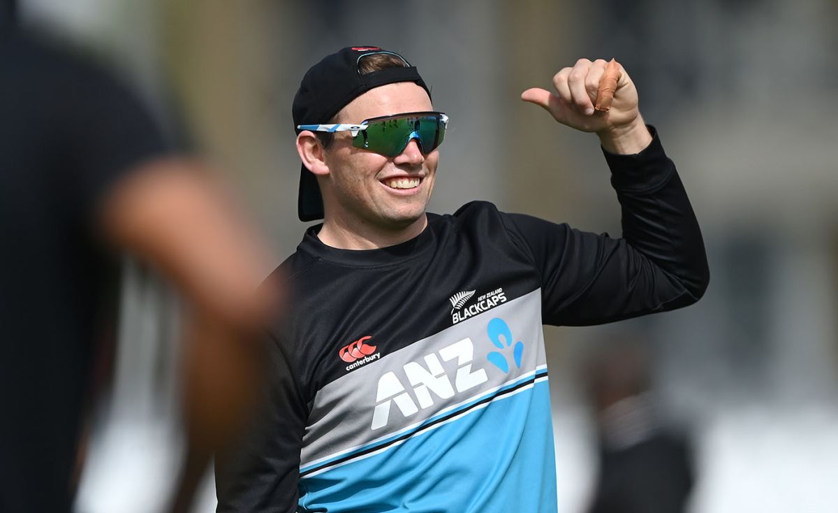 Stand In New Zealand Captain Tom Latham Warms Up | ESPNcricinfo.com