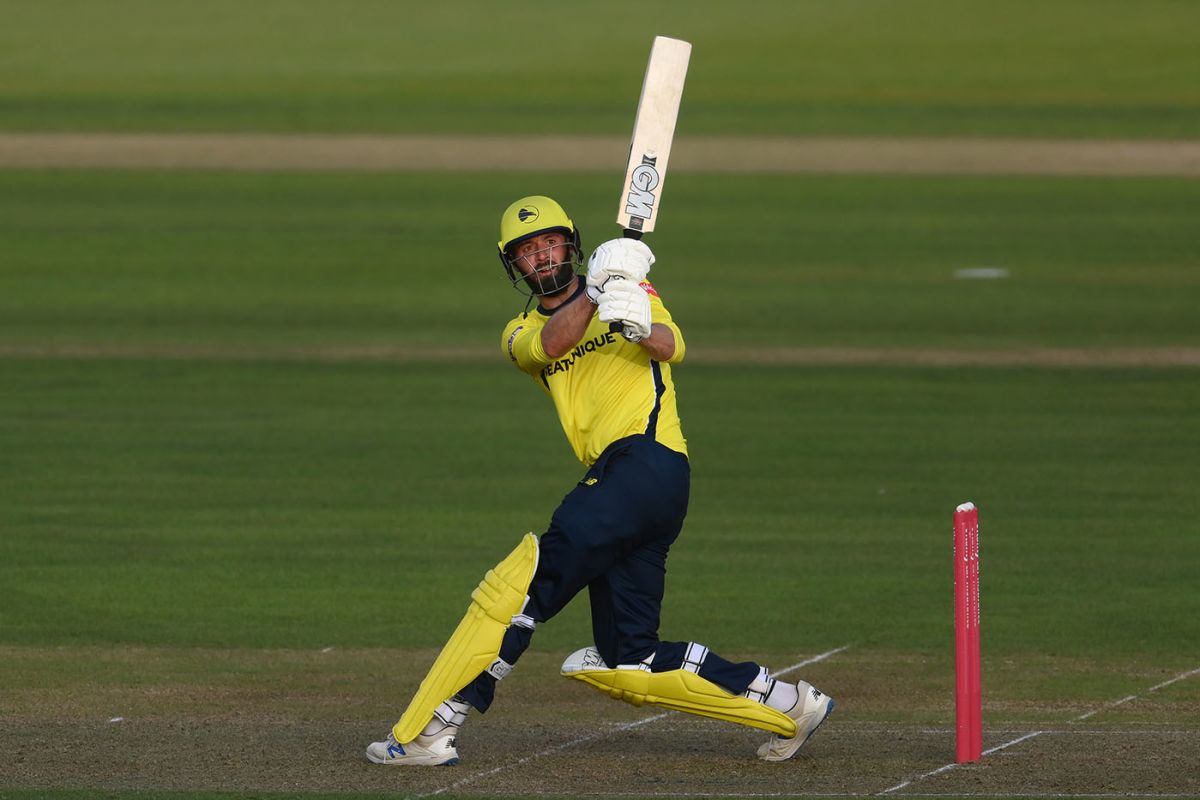 James Vince smashes a six en route to his century | ESPNcricinfo.com