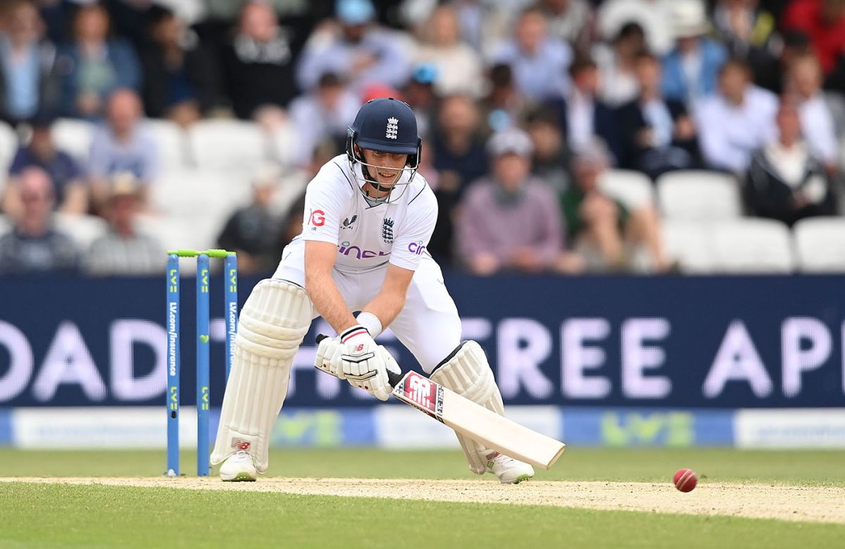 Joe Root reverse-scoops the ball for six, England vs New Zealand, 3rd Test, Headingley, 4th day, June 26, 2022
