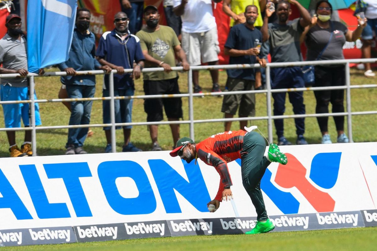 Litton Das Attempts To Take A Catch Close To The Boundary Rope ...