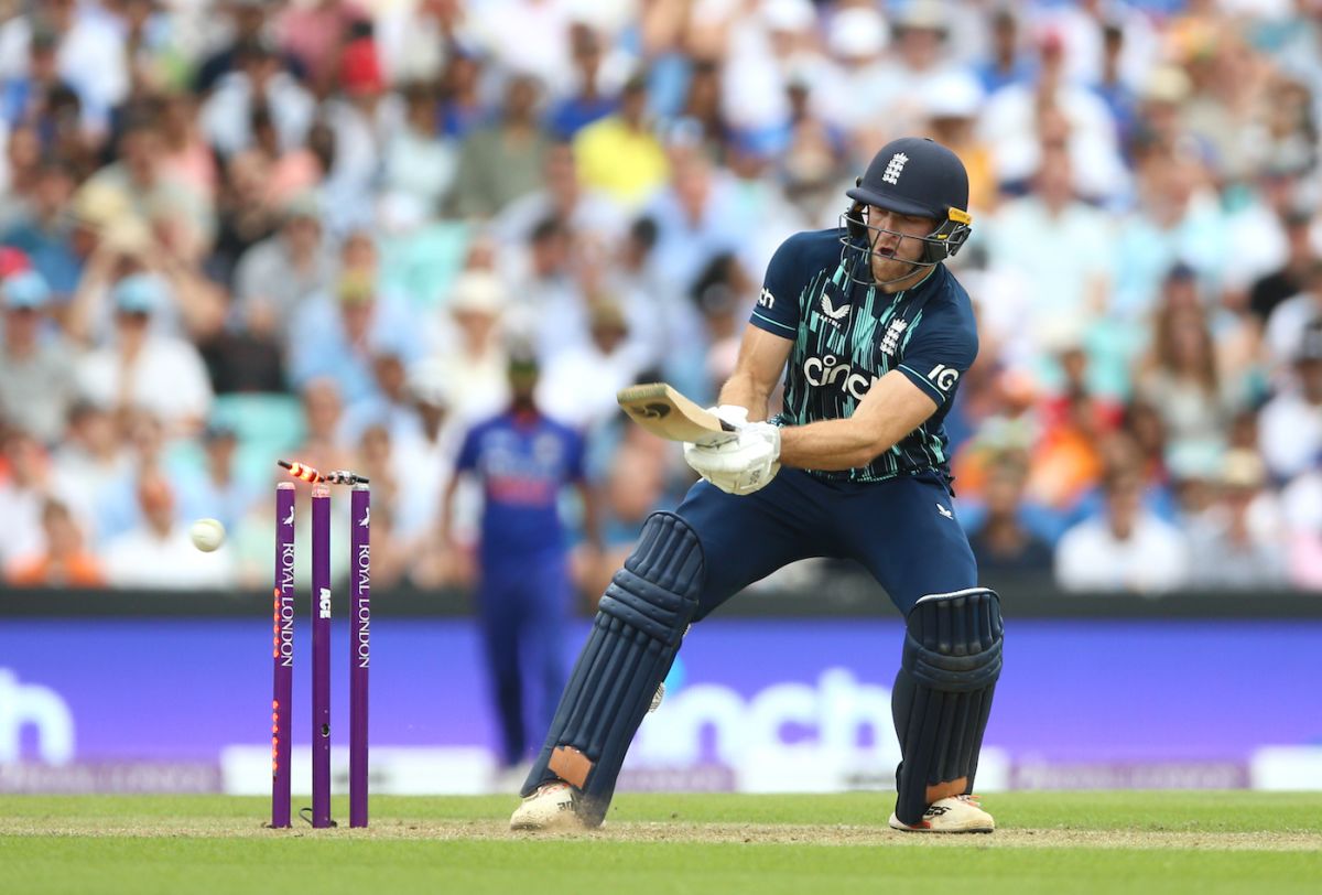 David Willey misses with his attempted scoop, and that's the end of England's innings, England vs India, 1st ODI, The Oval, London, July 12, 2022