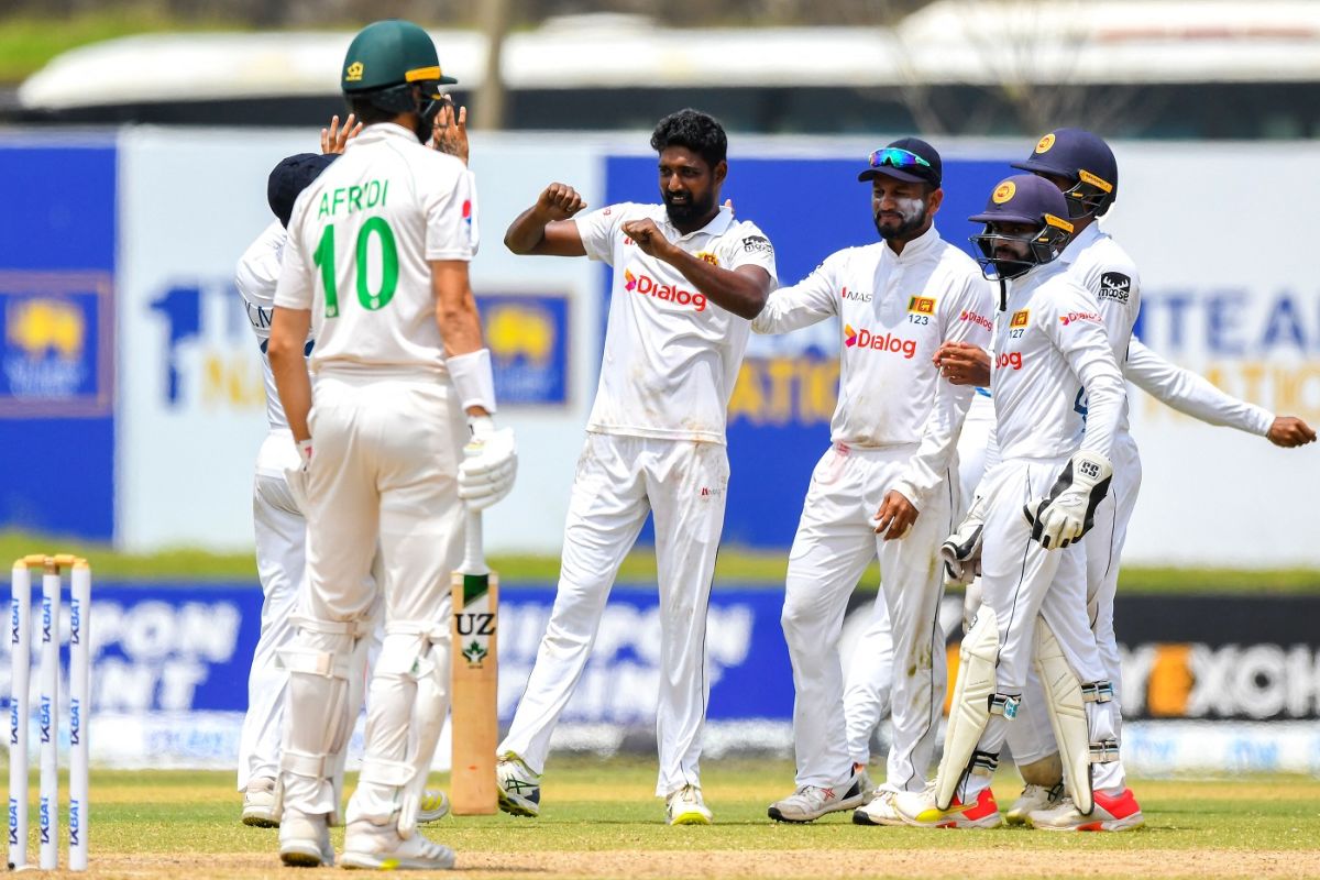 Prabath Jayasuriya picked his third straight Test five-for sending back Shaheen Shah Afridi for a first-ball duck, Sri Lanka vs Pakistan, 1st Test, Galle, 2nd day