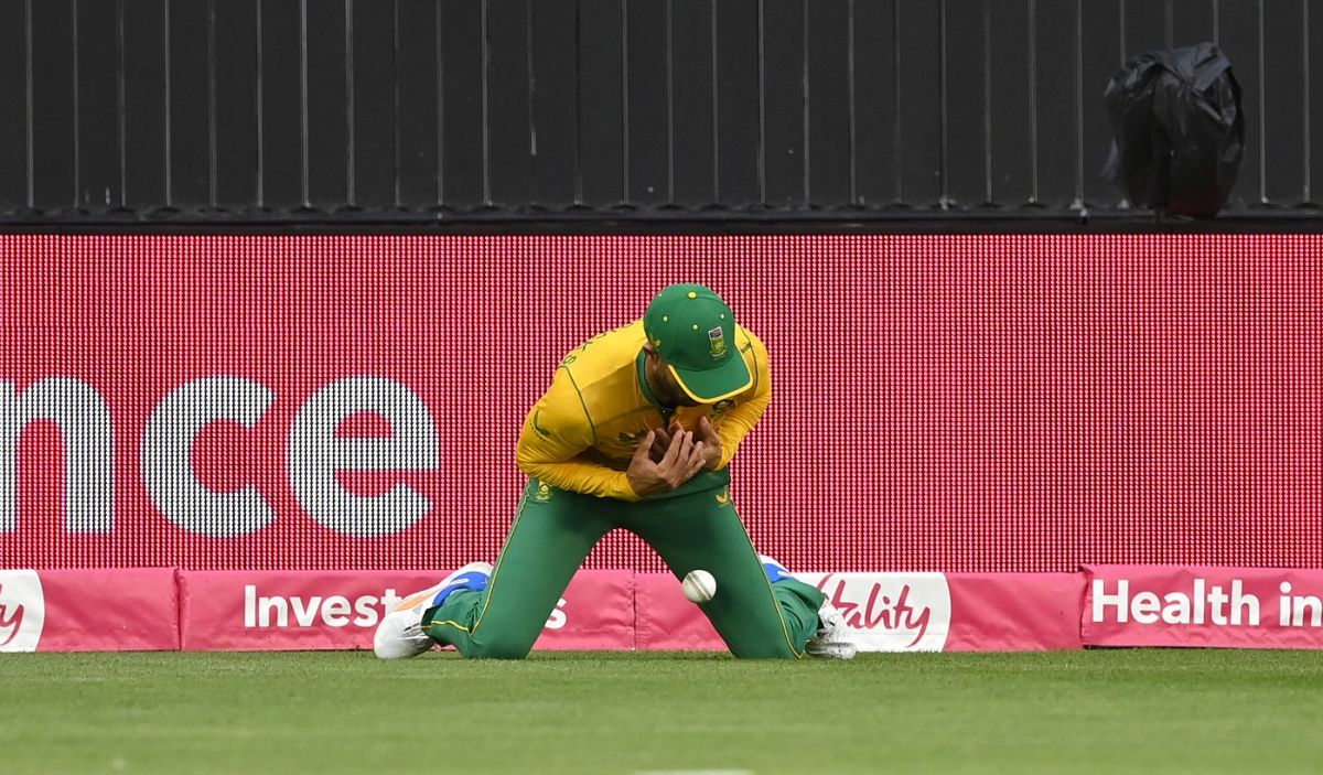 Reeza Hendricks drops a catch off Jonny Bairstow during the first T20I fixture, England vs South Africa, Bristol, July 27, 2022