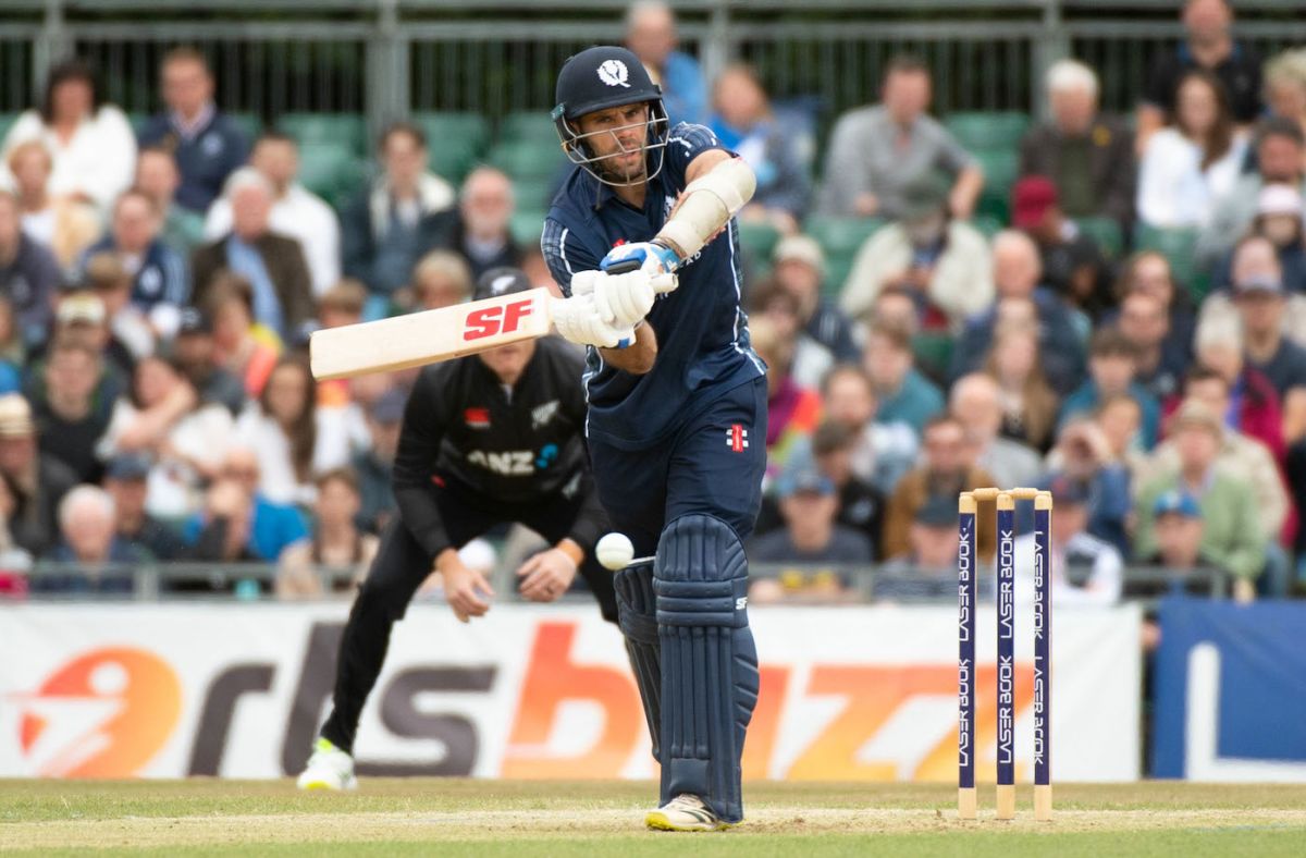 Kyle Coetzer gets ready to pull, Scotland vs New Zealand, Only ODI, Edinburgh, July 31, 2022