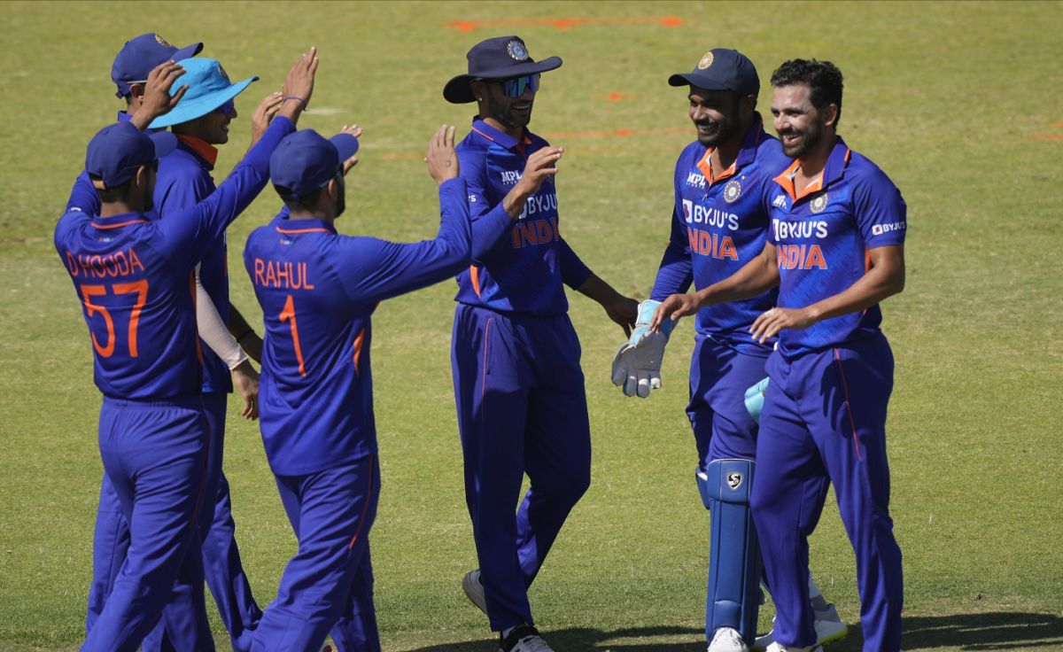 Deepak Chahar celebrates a wicket with team-mates, Zimbabwe vs India, 1st ODI, Harare, August 18, 2022