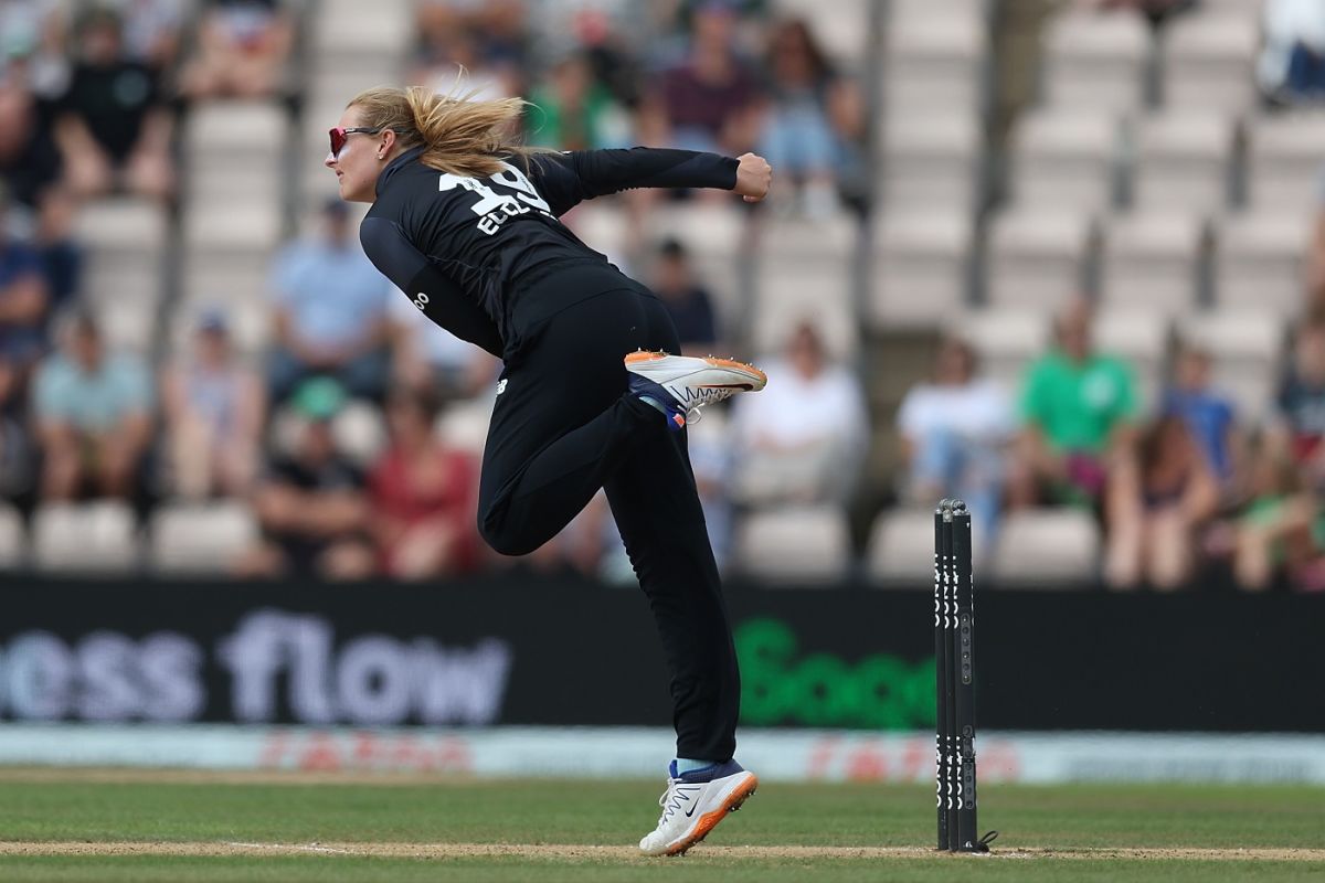 Sophie Ecclestone bowled a tidy spell, Manchester Originals vs Southern Brave, Women's Hundred, Southampton, August 18, 2022