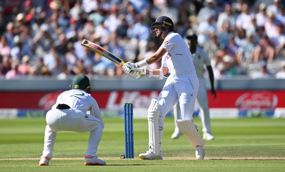 Stuart Broad threw the bat to make 35 as England slumped | ESPNcricinfo.com