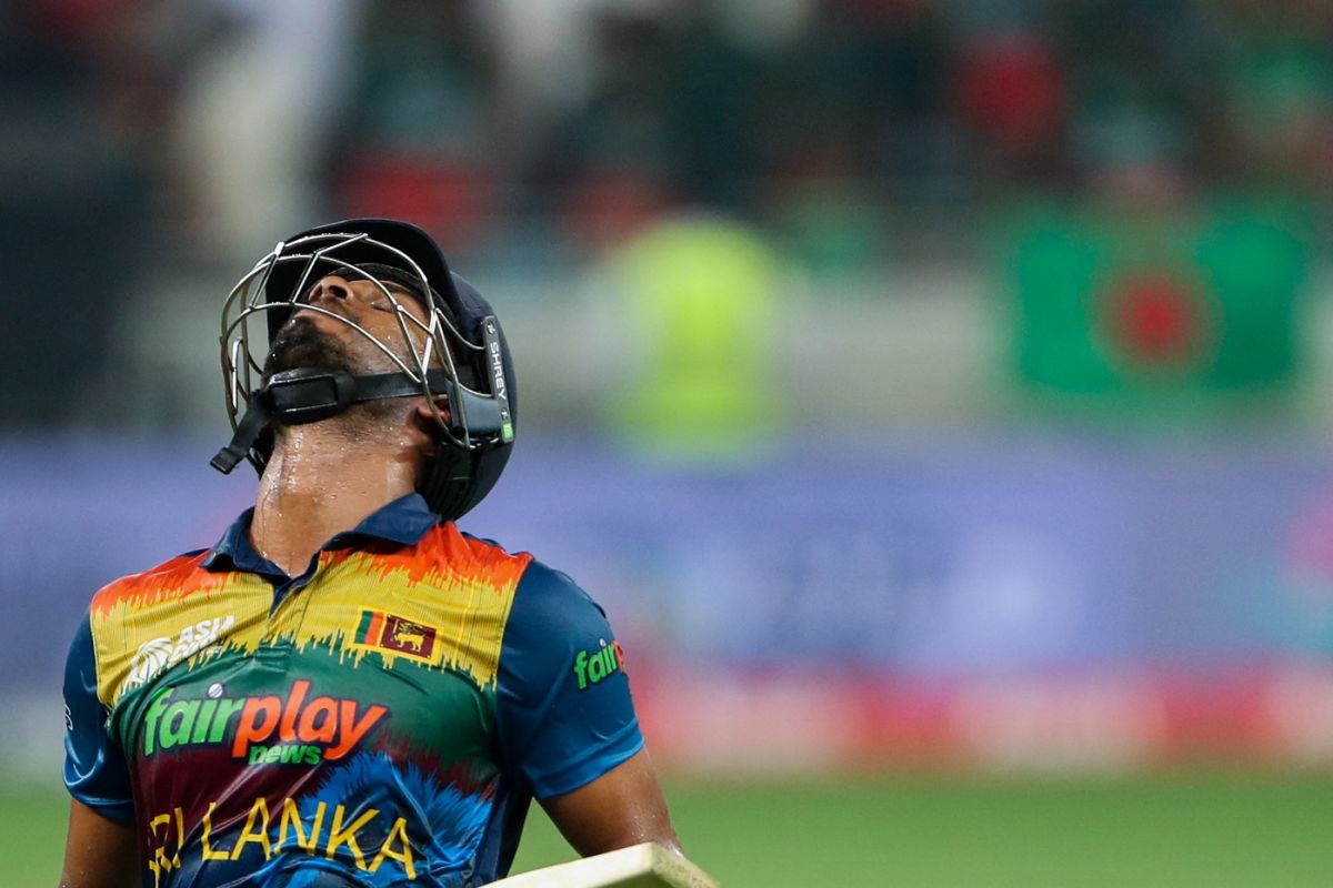 Dasun Shanaka is disappointed at getting out, Bangladesh vs Sri Lanka, Men's T20 Asia Cup, Dubai, September 1, 2022