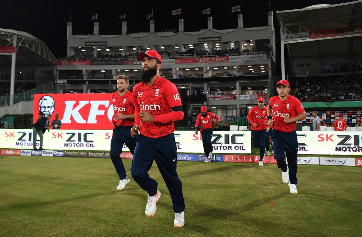 Moeen Ali leads England out for their first international in Pakistan in 17 years, Pakistan vs England, 1st T20I, Karachi, September 20, 2022