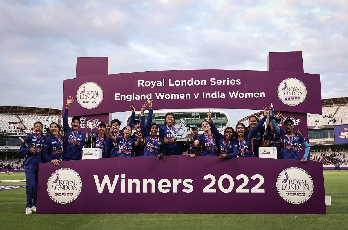 India Women posted a 3-0 whitewash over England Women, on the shoulders of her team-mates, England vs India, 3rd ODI, Lord's, London, September 24, 2022 