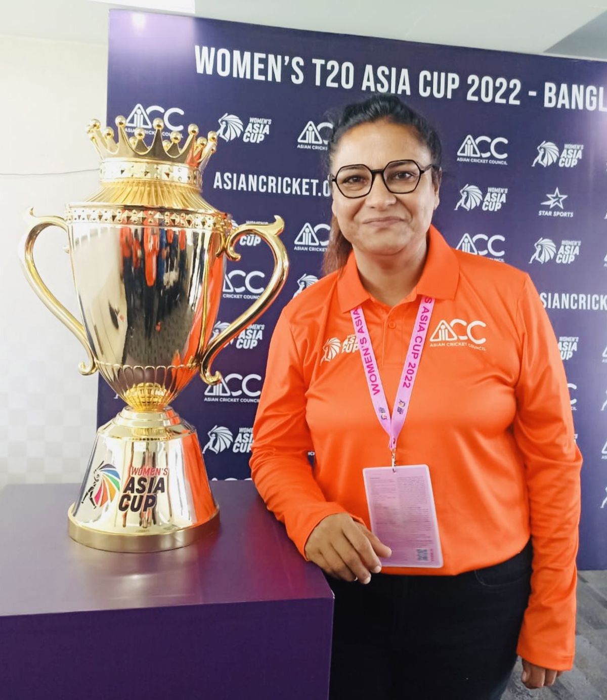 Saleema Imtiaz poses with the Women's Asia Cup trophy