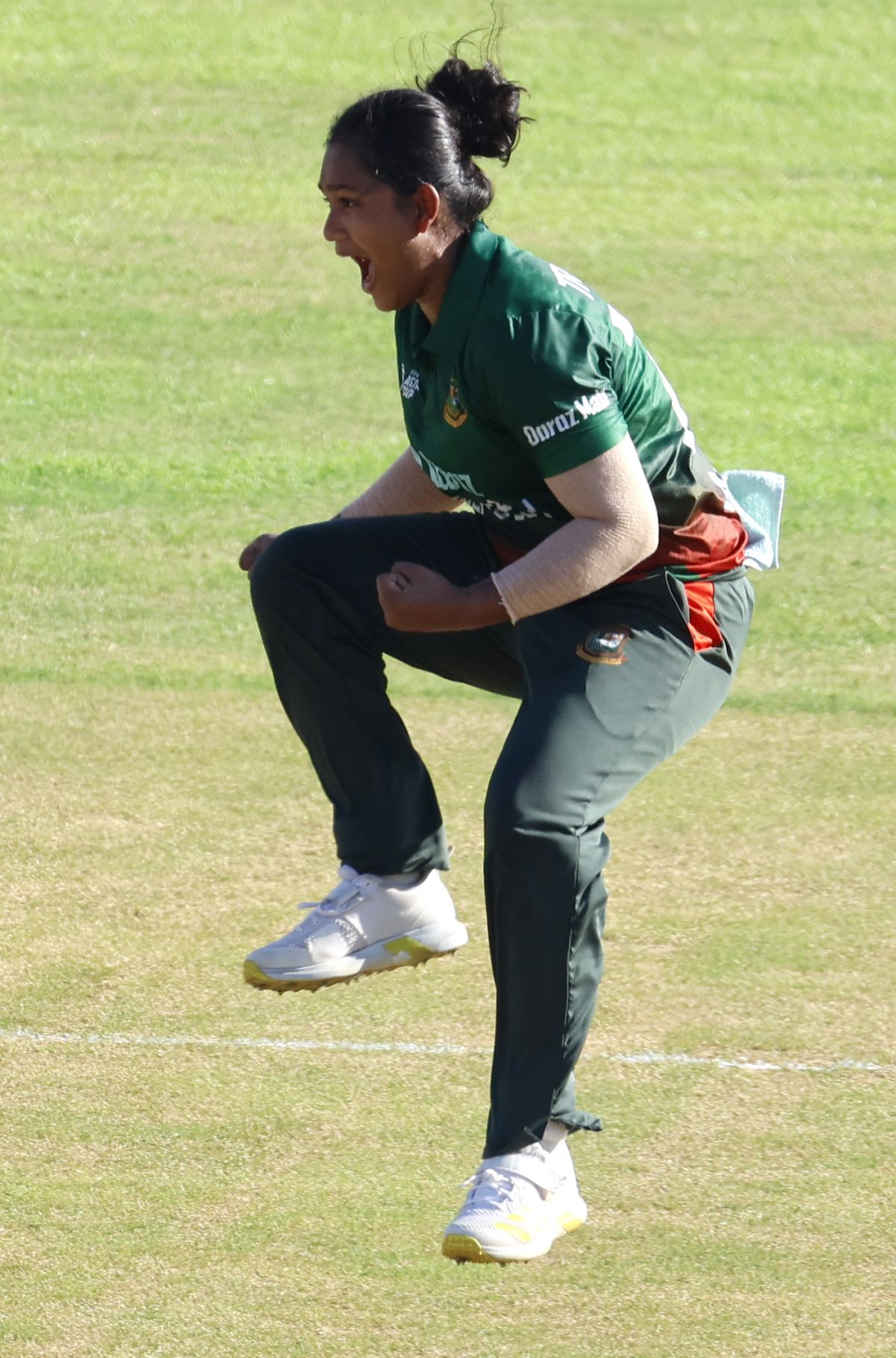 Fariha Trisna celebrates after sending back Mas Elysa