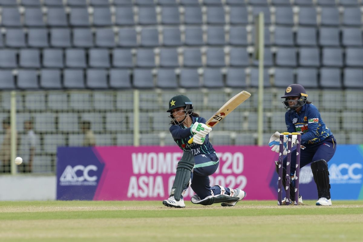 Sidra Ameen failed to gauge the pace of the surface and crawled to a 20-ball 9, Pakistan vs Sri Lanka, Women's T20 Asia Cup, Sylhet, October 13, 2022