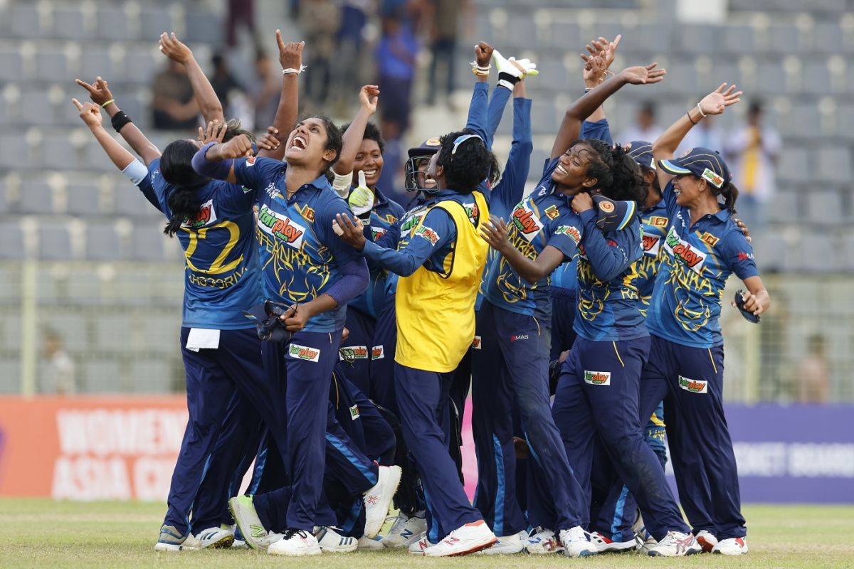 Sri Lanka celebrate wildly after managing to eke out a one-run win, 2nd semi-final, Women's T20 Asia Cup, Sylhet, October 13, 2022