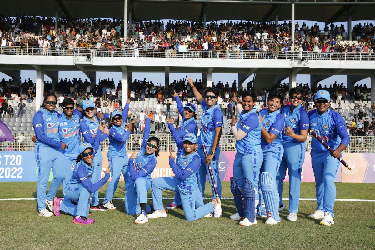 Members of the Indian team celebrate after their win, India vs Sri Lanka, Final, Women's Asia Cup, Sylhet, October 15, 2022
