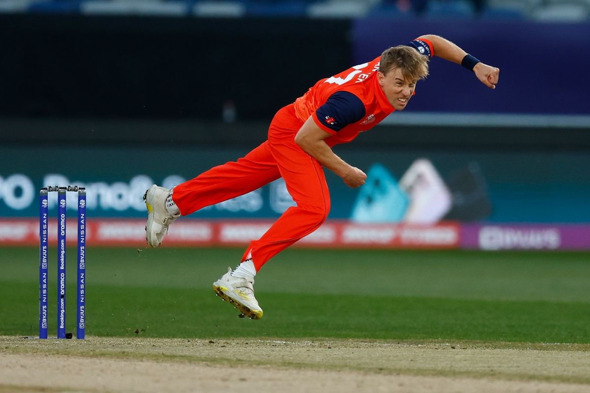 Logan van Beek in action | ESPNcricinfo.com