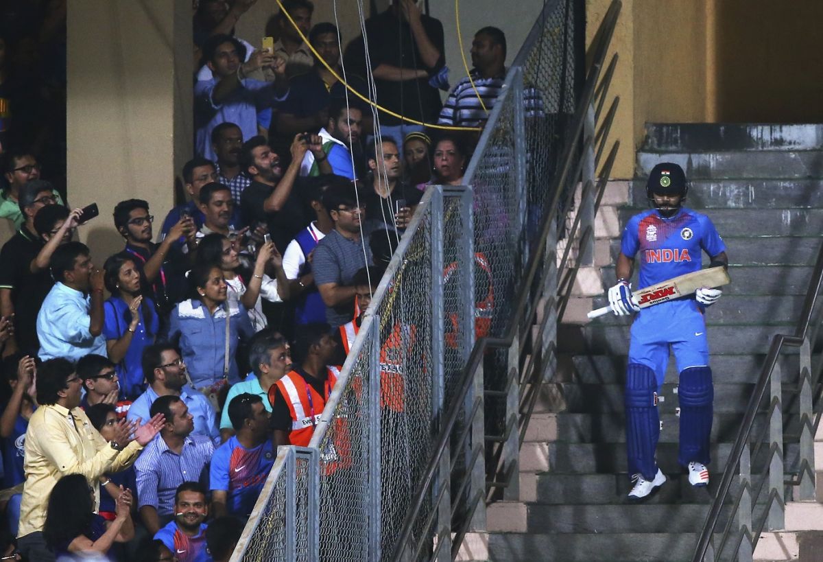 Virat Kohli Walks Out To Bat At The Wankhede Stadium | ESPNcricinfo.com