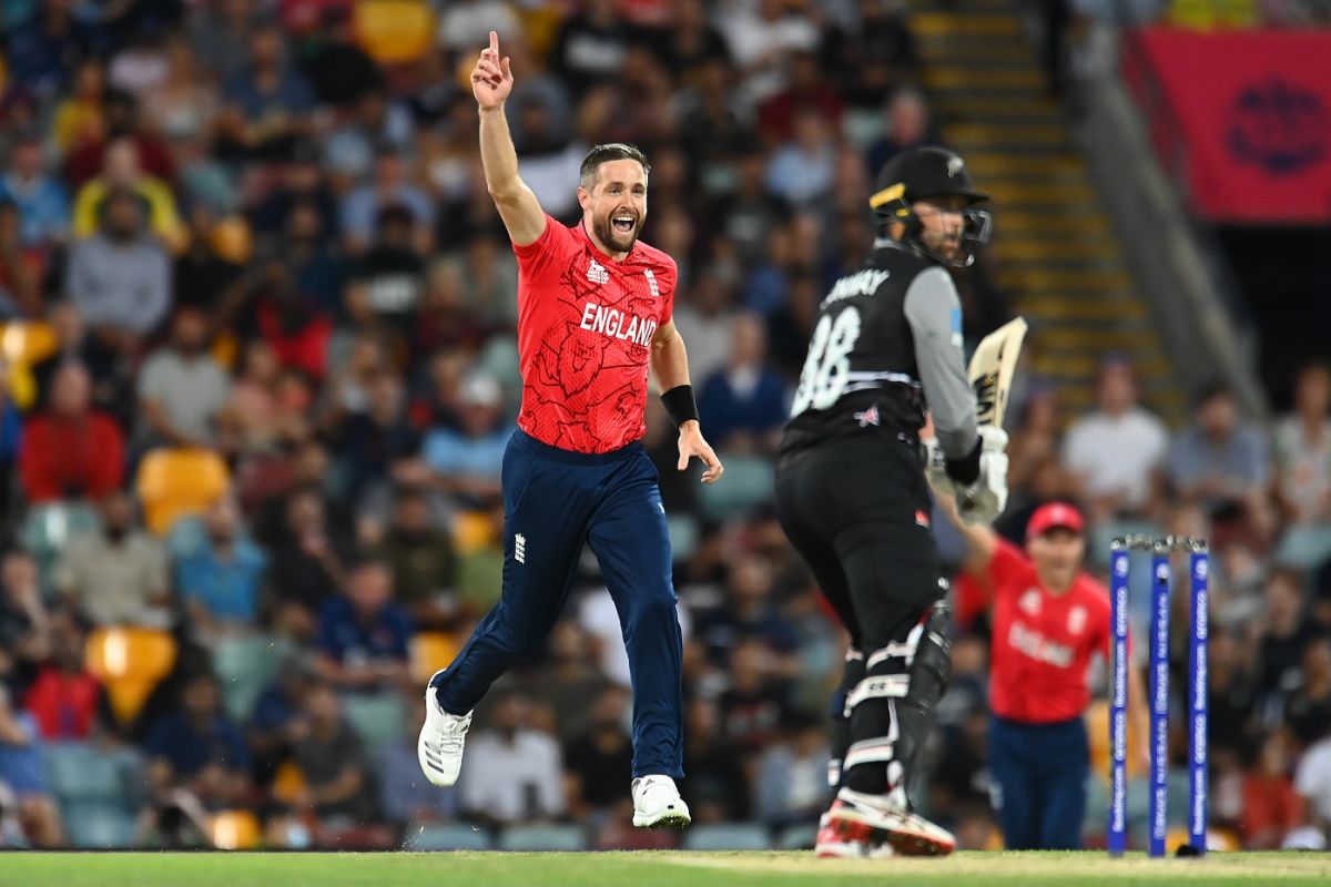 Chris Woakes is delighted after getting Devon Conway caught down leg, England vs New Zealand, T20 World Cup, Brisbane, November 1, 2022