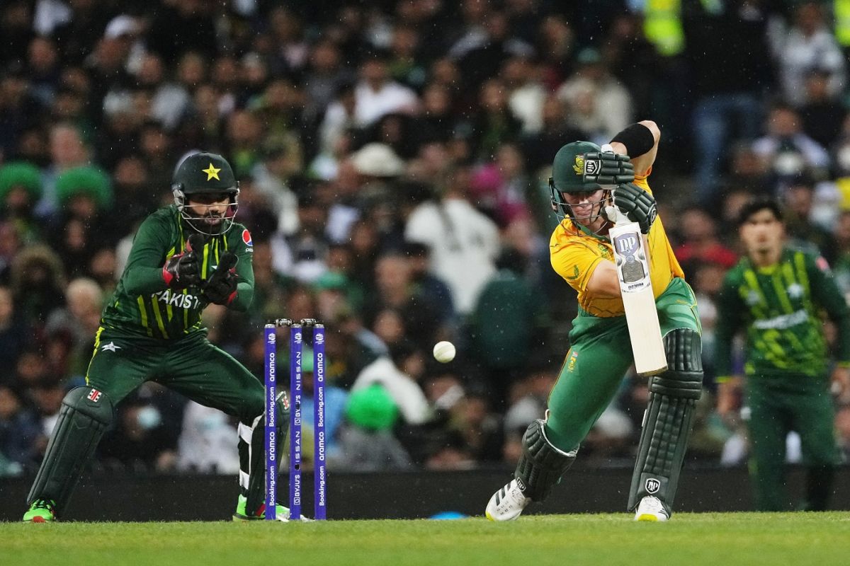 Tristan Stubbs sends one down the ground, Pakistan vs South Africa, ICC Men's T20 World Cup 2022, Sydney, November 3, 2022