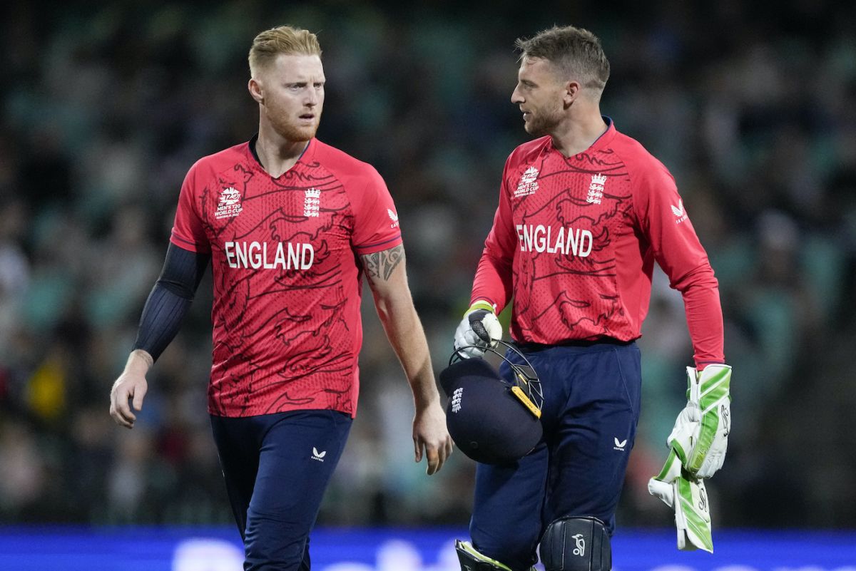 Ben Stokes and Jos Buttler have a chat, England vs Sri Lanka, ICC Men's T20 World Cup 2022, Sydney, November 5, 2022
