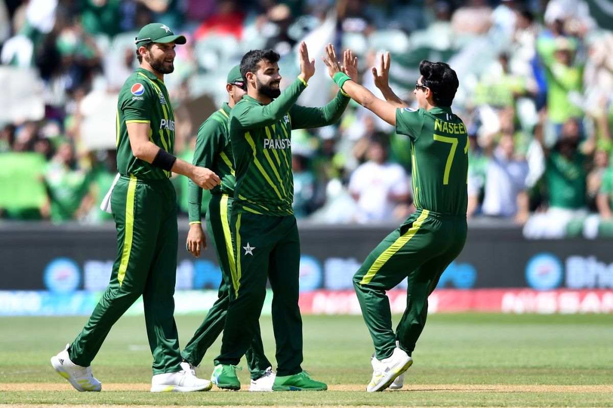 Shadab Khan celebrates after dismissing Soumya Sarkar, Bangladesh vs Pakistan, Men's T20 World Cup 2022, Adelaide, November 6, 2022