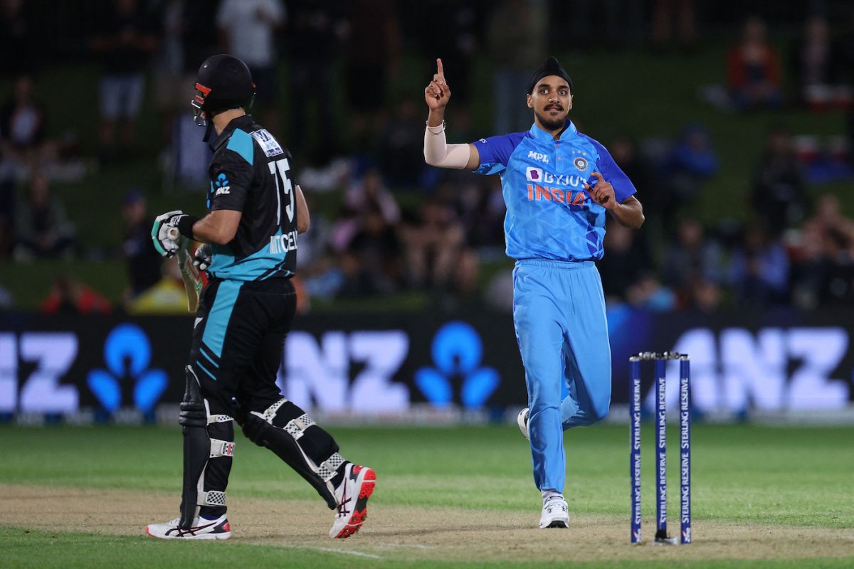 Arshdeep Singh celebrates after dismissing Daryl Mitchell, New Zealand vs India, 3rd T20I, Napier, November 22, 2022