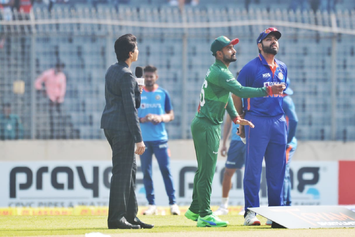 Litton Das and Rohit Sharma at the toss, Bangladesh vs India, 1st ODI, Dhaka, December 4, 2022