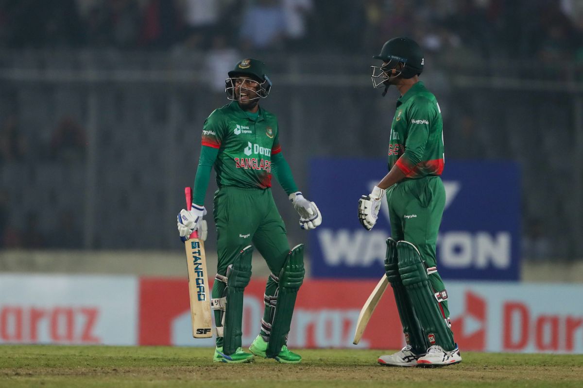 Mehidy Hasan Miraz and Mustafizur Rahman added 51 to take Bangladesh to an unlikely win, Bangladesh vs India, 1st ODI, Mirpur, December 04, 2022
