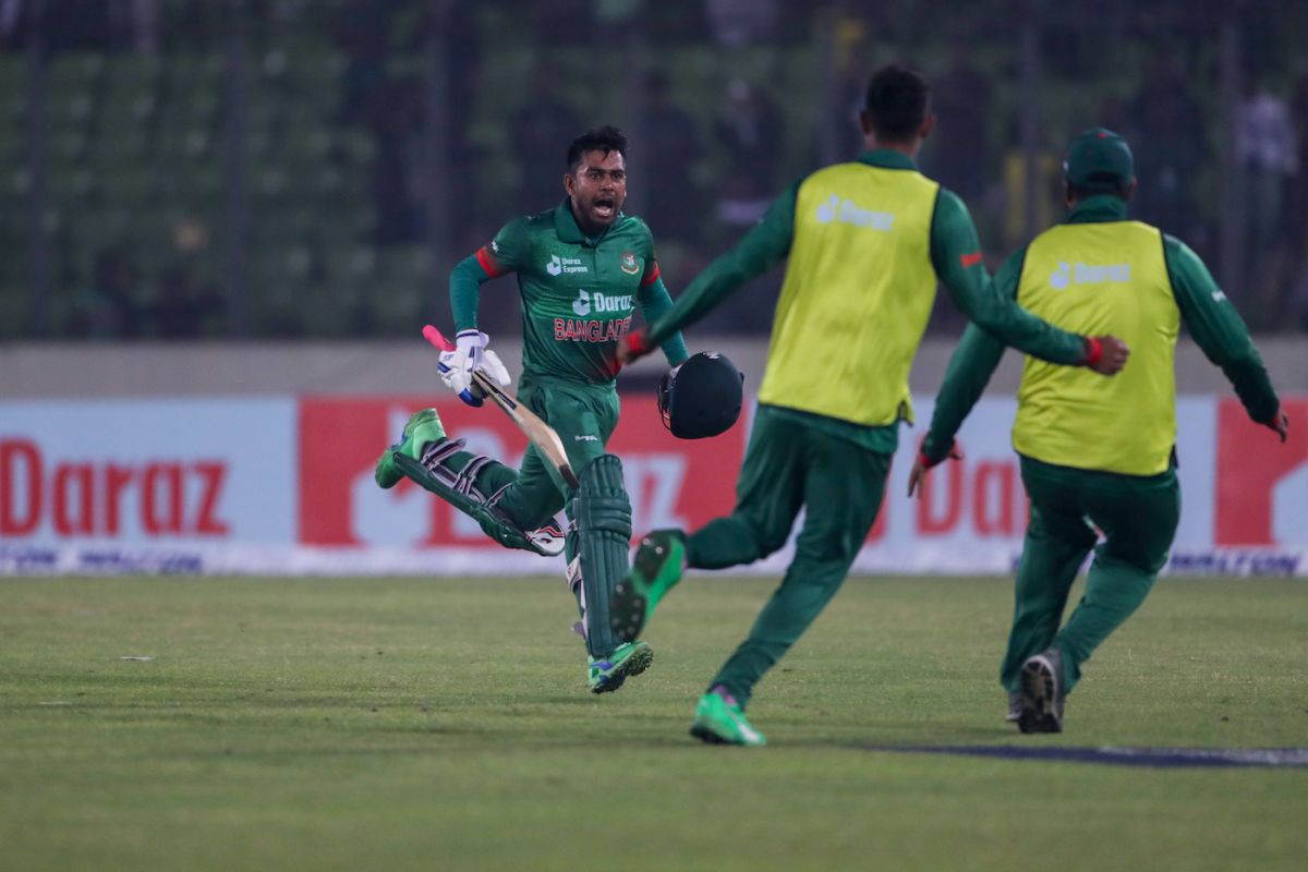 Watch out because Mehidy Hasan Miraz is on the charge again, Bangladesh vs India, 1st ODI, Mirpur, December 04, 2022
