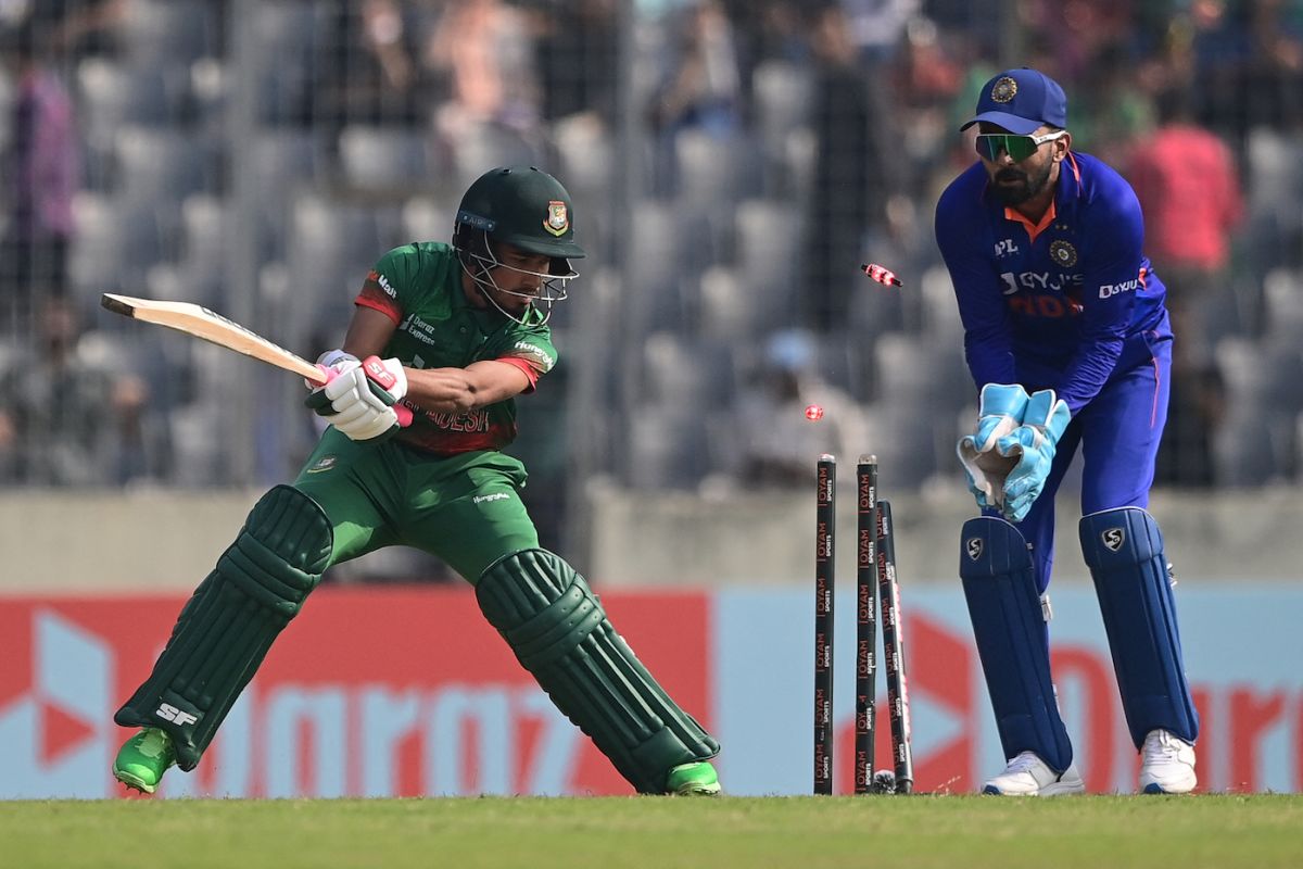 Afif Hossain becomes Washington Sundar's third wicket | ESPNcricinfo.com