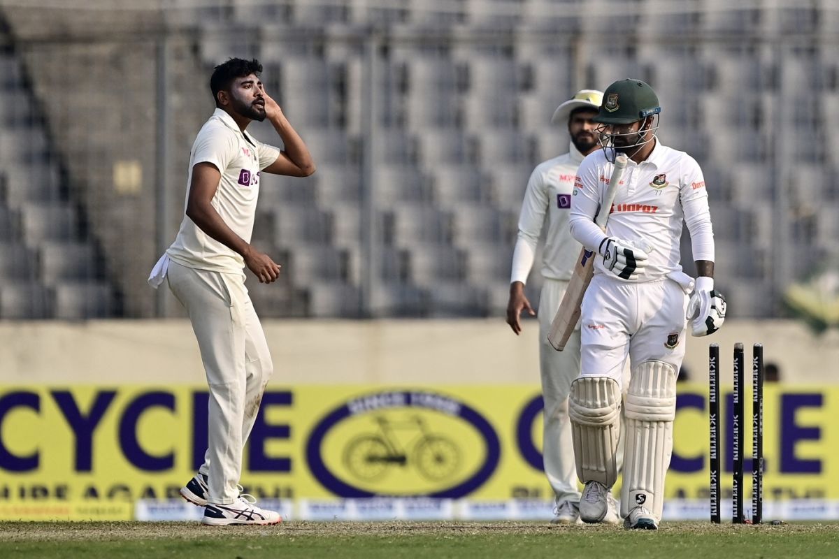 Mohammed Siraj gestures after dismissing Litton Das ESPNcricinfo