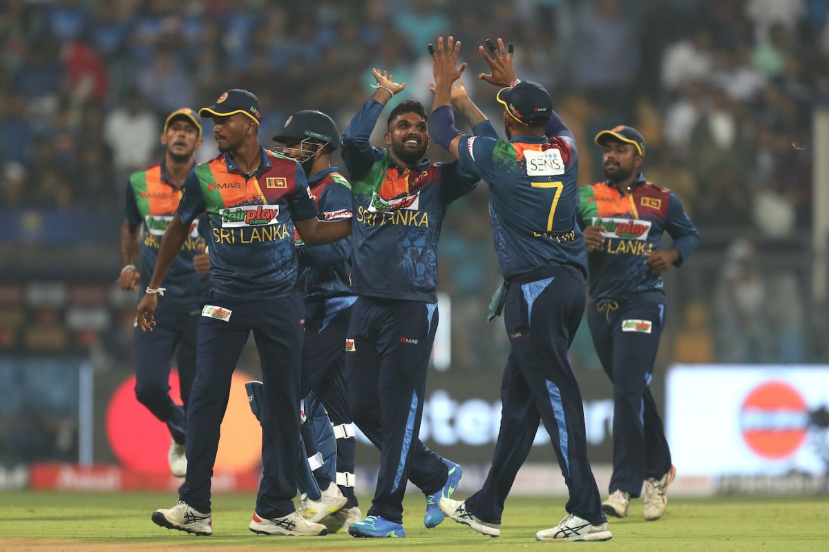 Wanindu Hasaranga celebrates with his team-mates | ESPNcricinfo.com