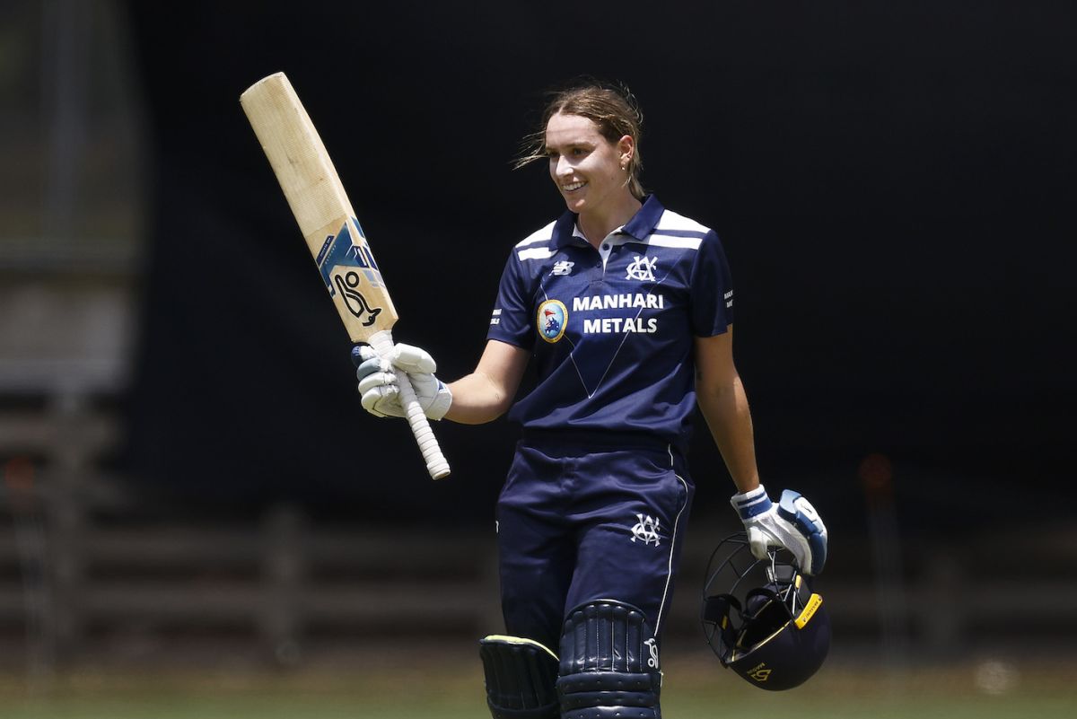 Nicole Faltum takes aim at the stumps | ESPNcricinfo.com