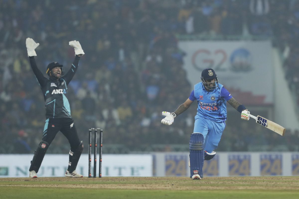 Devon Conway appeals as Suryakumar Yadav goes for a run, India vs New Zealand, 2nd T20I, Lucknow, January 29, 2023