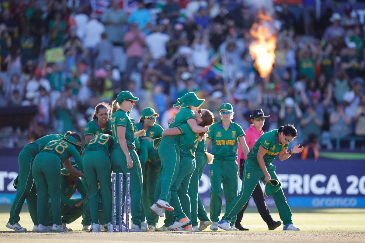 Anneke Bosch Celebrates After Taking The Catch To Dismiss Amy Jones ...