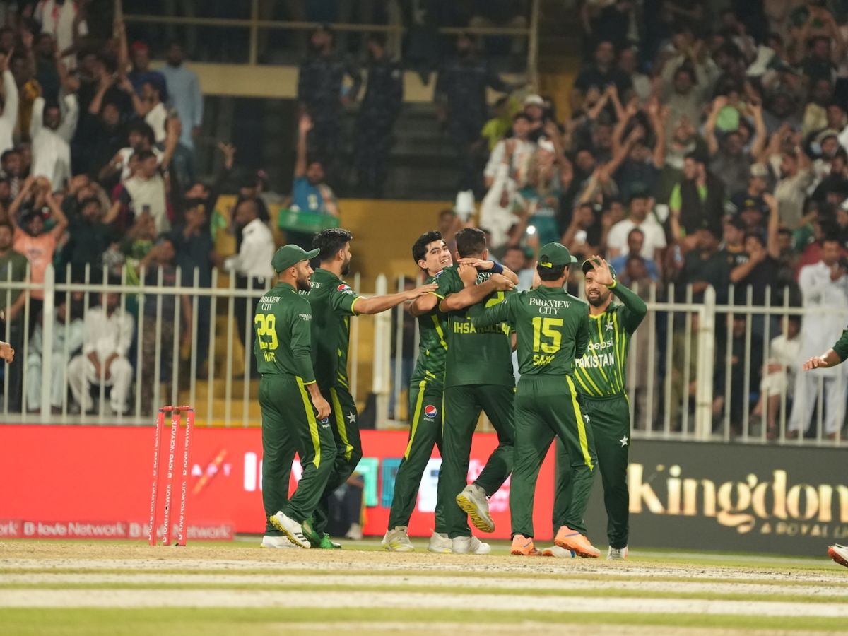 Naseem Shah gives Ihsanullah a hug as team-mates celebrate, Afghanistan vs Pakistan, 1st T20I, Sharjah, March 24, 2023