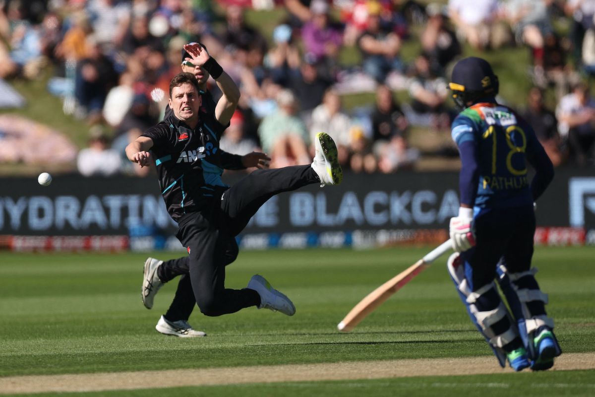 Matt Henry looks to run out Pathum Nissanka, New Zealand vs Sri Lanka, 3rd T20I, Queenstown, April 08, 2023