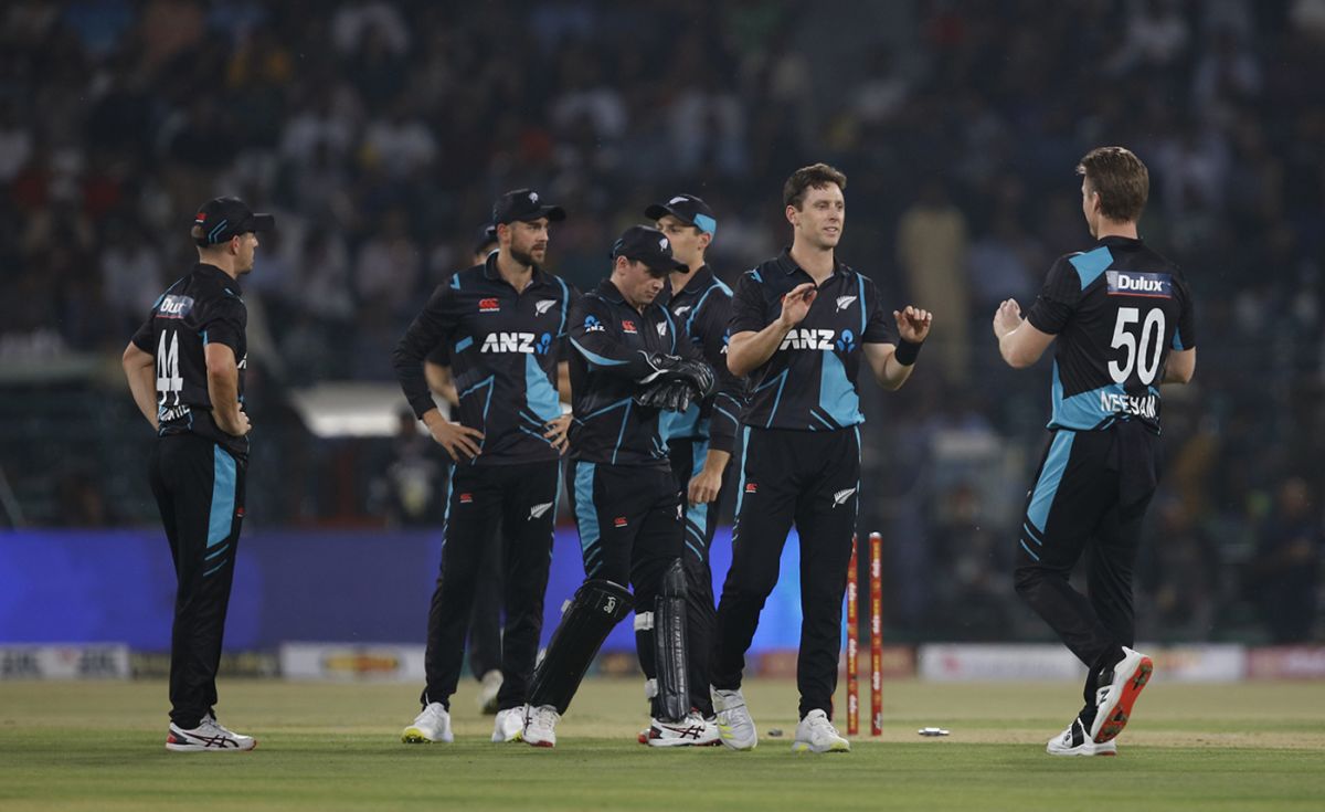 Matt Henry struck twice in two balls to pull Pakistan back, Pakistan vs New Zealand, 2nd T20I, Lahore, April 15, 2023