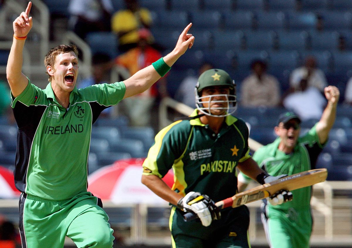 Boyd Rankin celebrates Younis Khan's wicket, Ireland v Pakistan, Group D, Jamaica, March 17, 2007