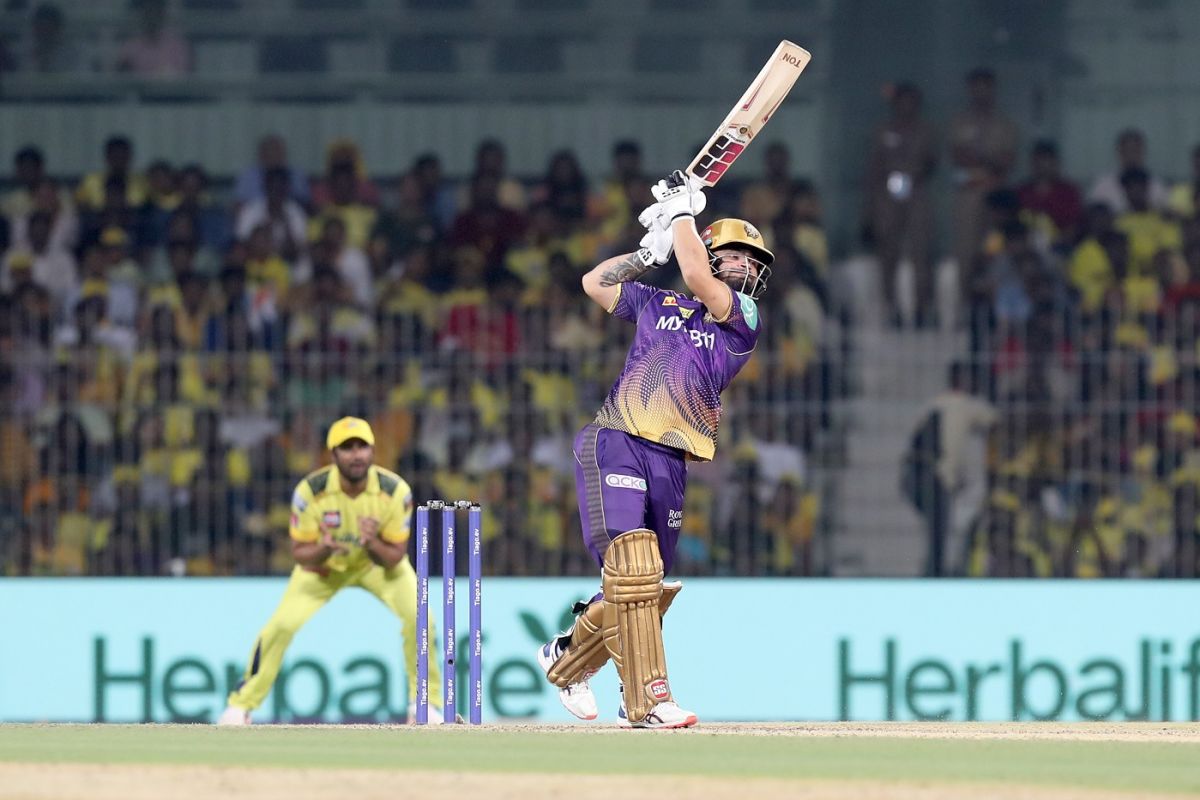 Rinku Singh chips down the ground, Chennai Super Kings vs Kolkata Knight Riders, IPL 2023, Chennai, May 14, 2023