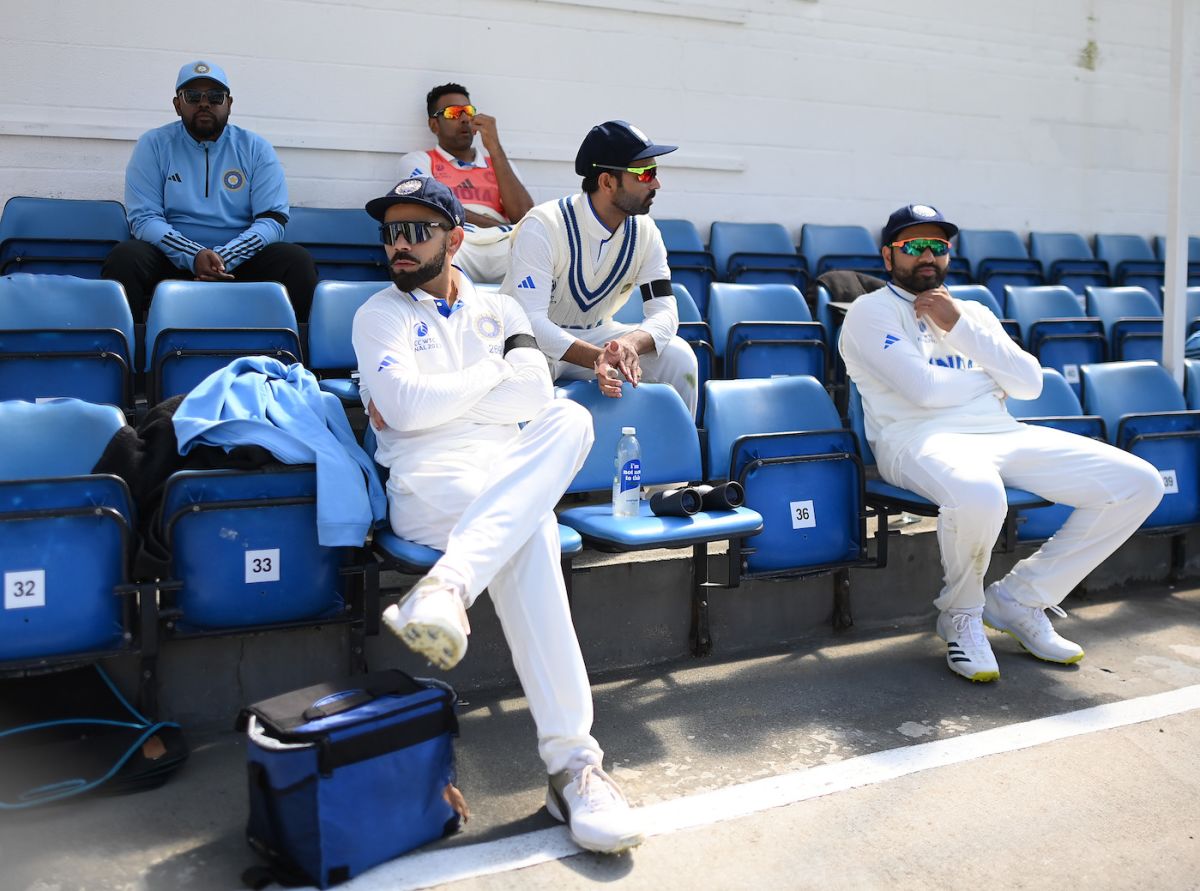 Virat Kohli, Rohit Sharma and Ajinkya Rahane wait for play to restart after tea, Australia vs India, WTC final, 1st day, The Oval, London, June 7, 2023 